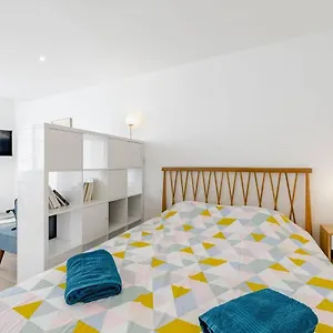 studio-panier-lumineux-tendanceproche-de-tout.fr-provencehotel.com/